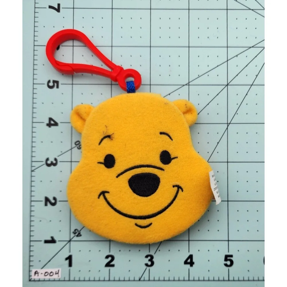2002 Book of Pooh Bear Head Winnie the Pooh McDonald's Toy Backpack Clip‎